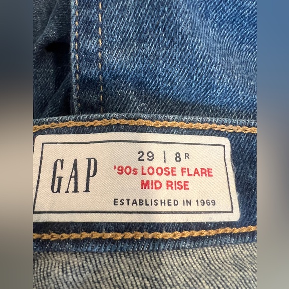 Women’s GAP 90’s Loose Flare Mid Rise Jeans; Size 29/8 R - Picture 4 of 9